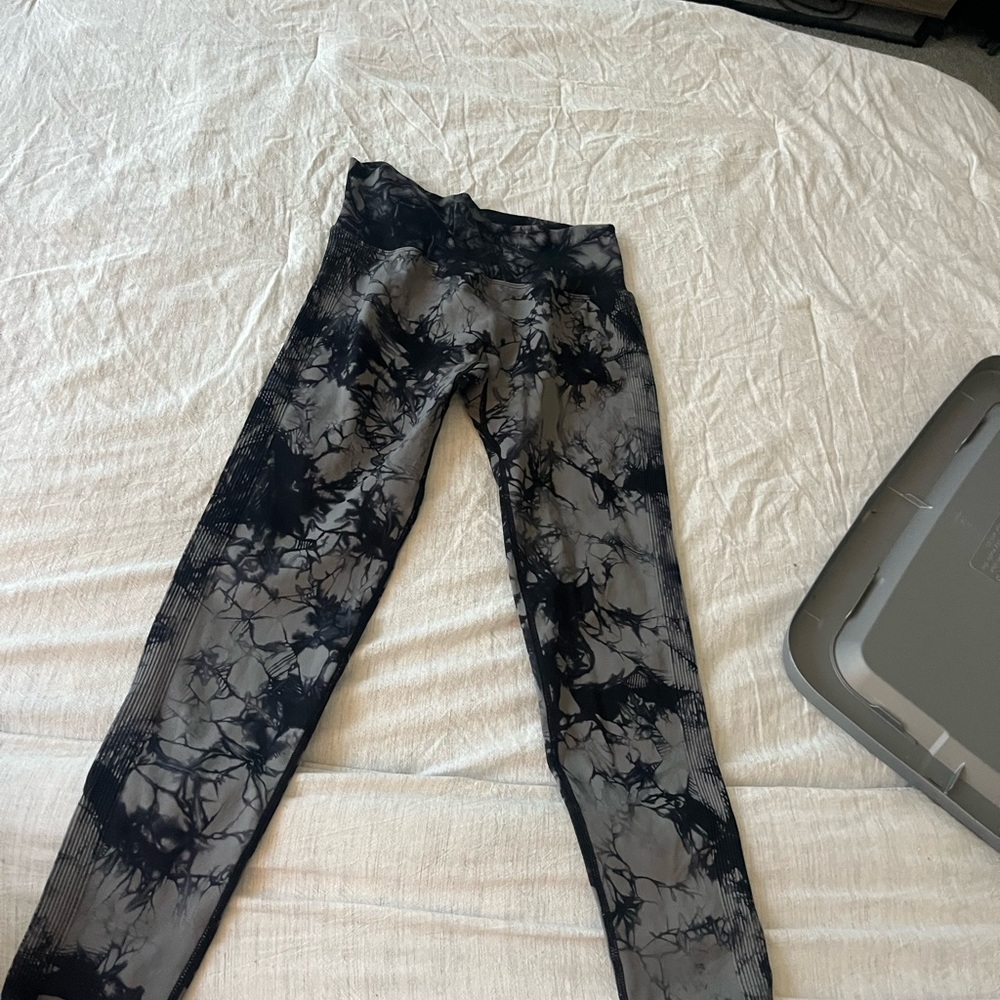 Black and Gray Tie-Dye Leggings